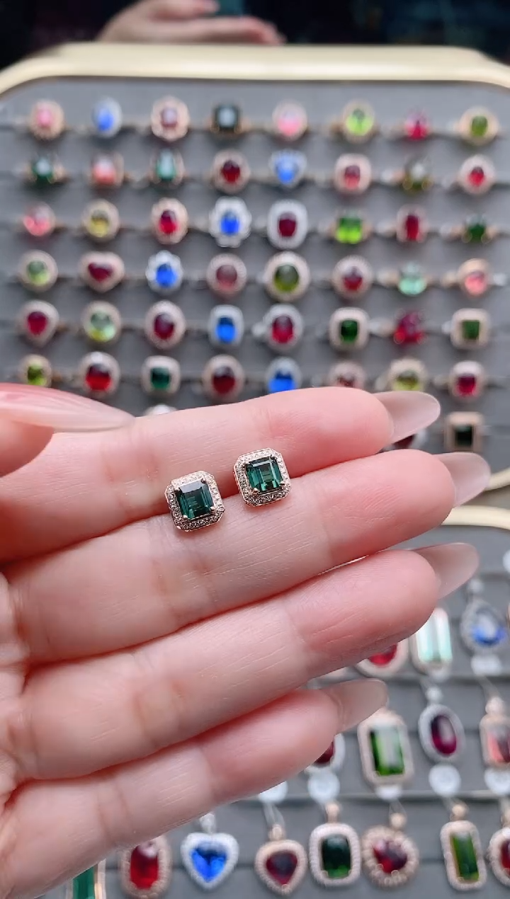 【闪购商品】碧玺耳钉18K金镶嵌2克拉
