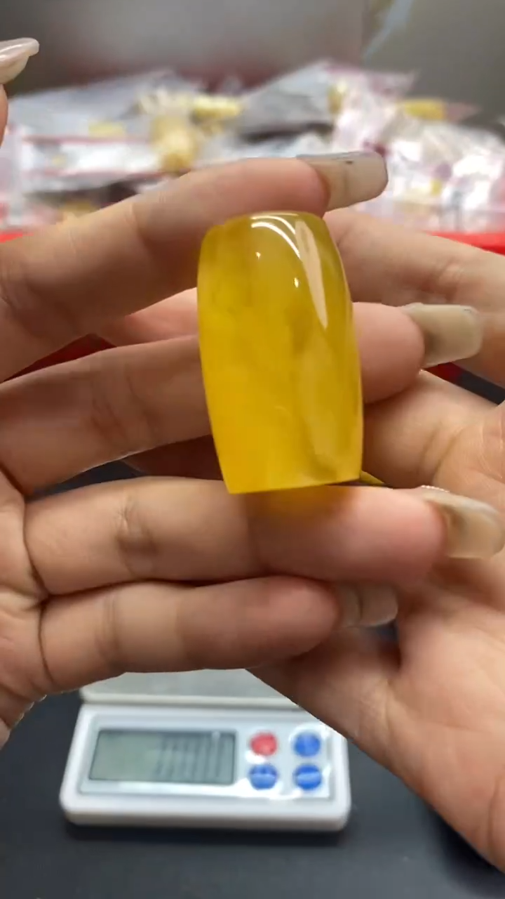 未镶嵌琥珀珠宝奇石1905