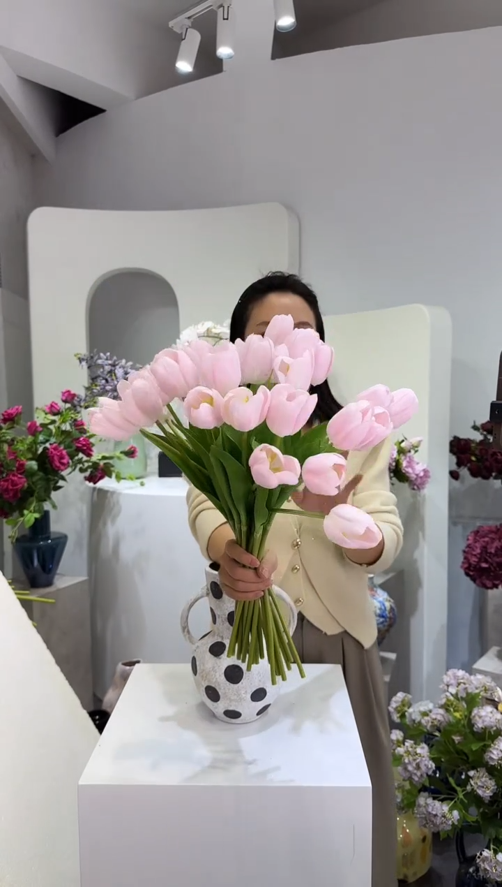 【闪购商品】藤拍10到13荔枝粉含苞郁金香