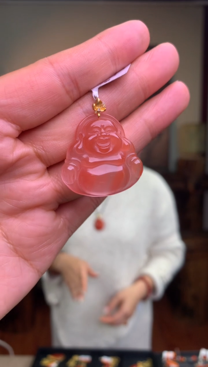 18K金镶嵌吊坠南红玛瑙超级大佛公18K镶嵌吊坠