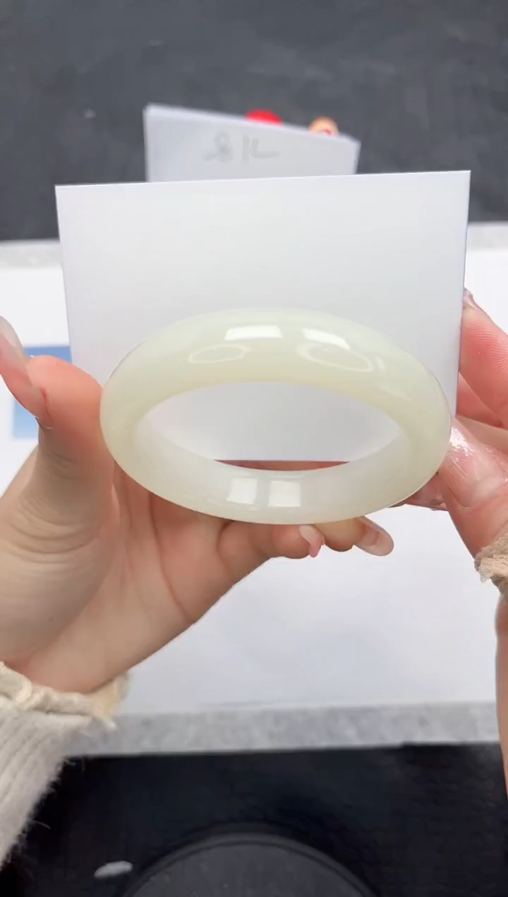 【闪购商品】石英质玉手镯未镶嵌L196-55