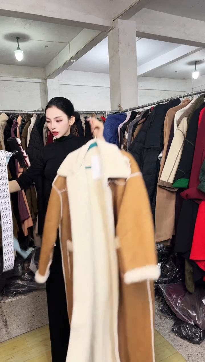 666闪购外套外披马甲打底裤子