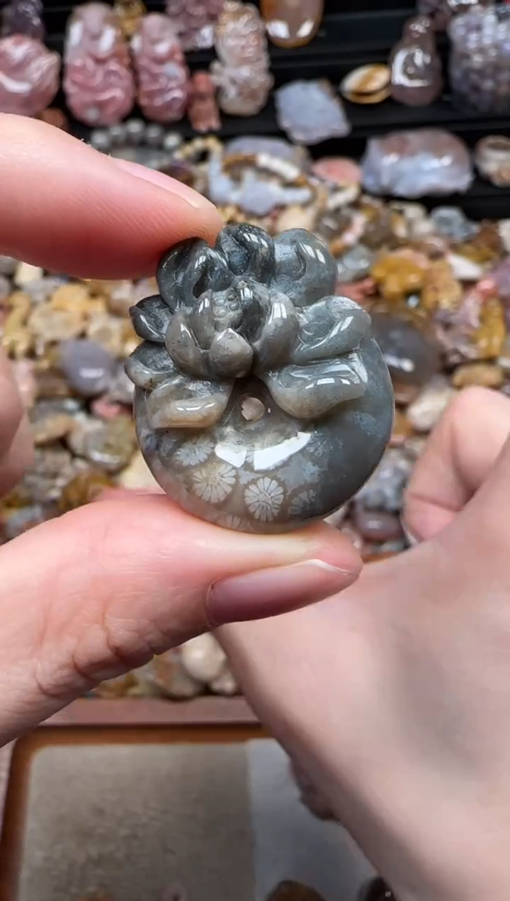 颈饰未镶嵌硅化珊瑚（珊瑚玉）200