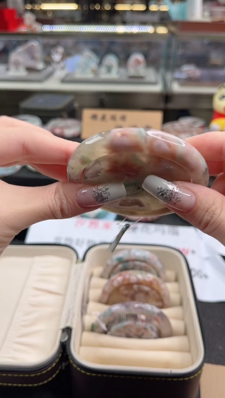 未镶嵌手镯石英质玉尘*丷圈口（赠品镯心）