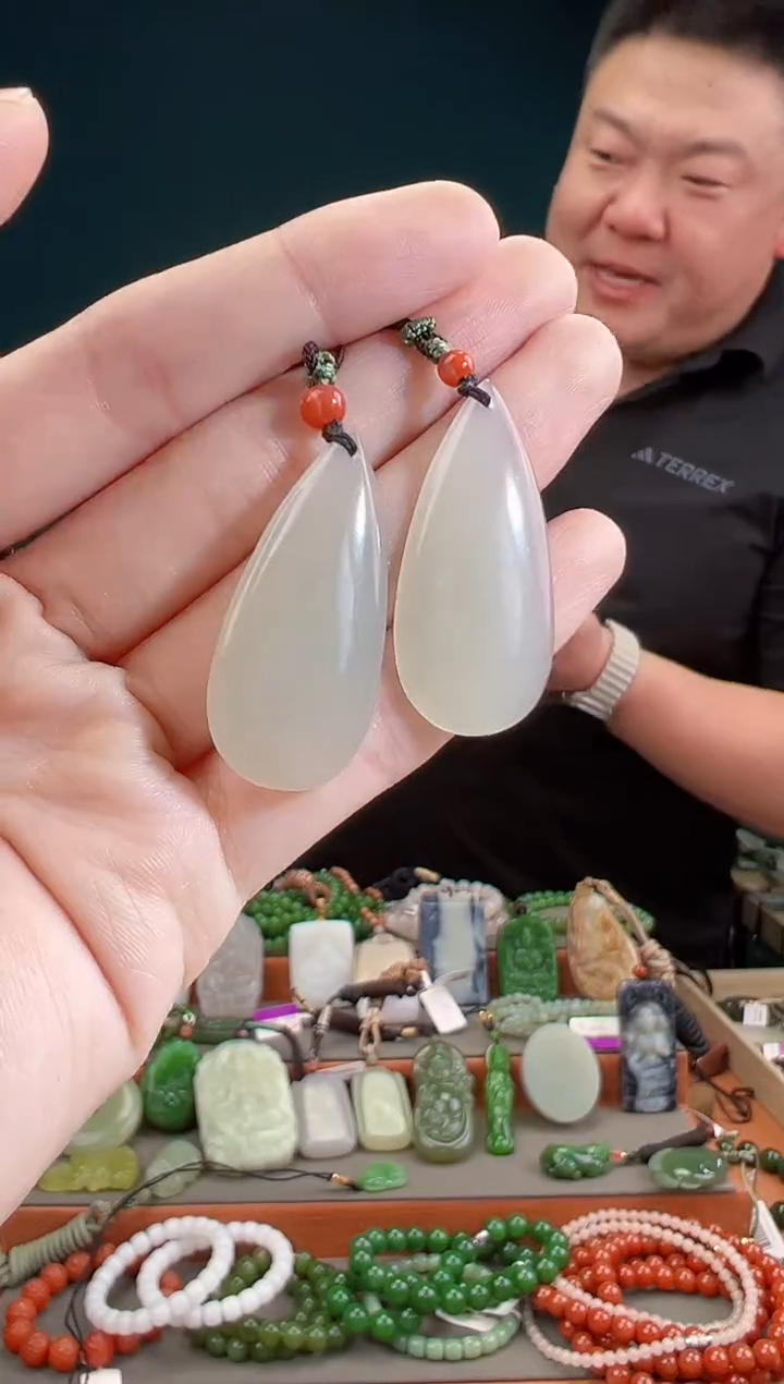 颈饰未镶嵌和田玉一物一证 拍一单发一个