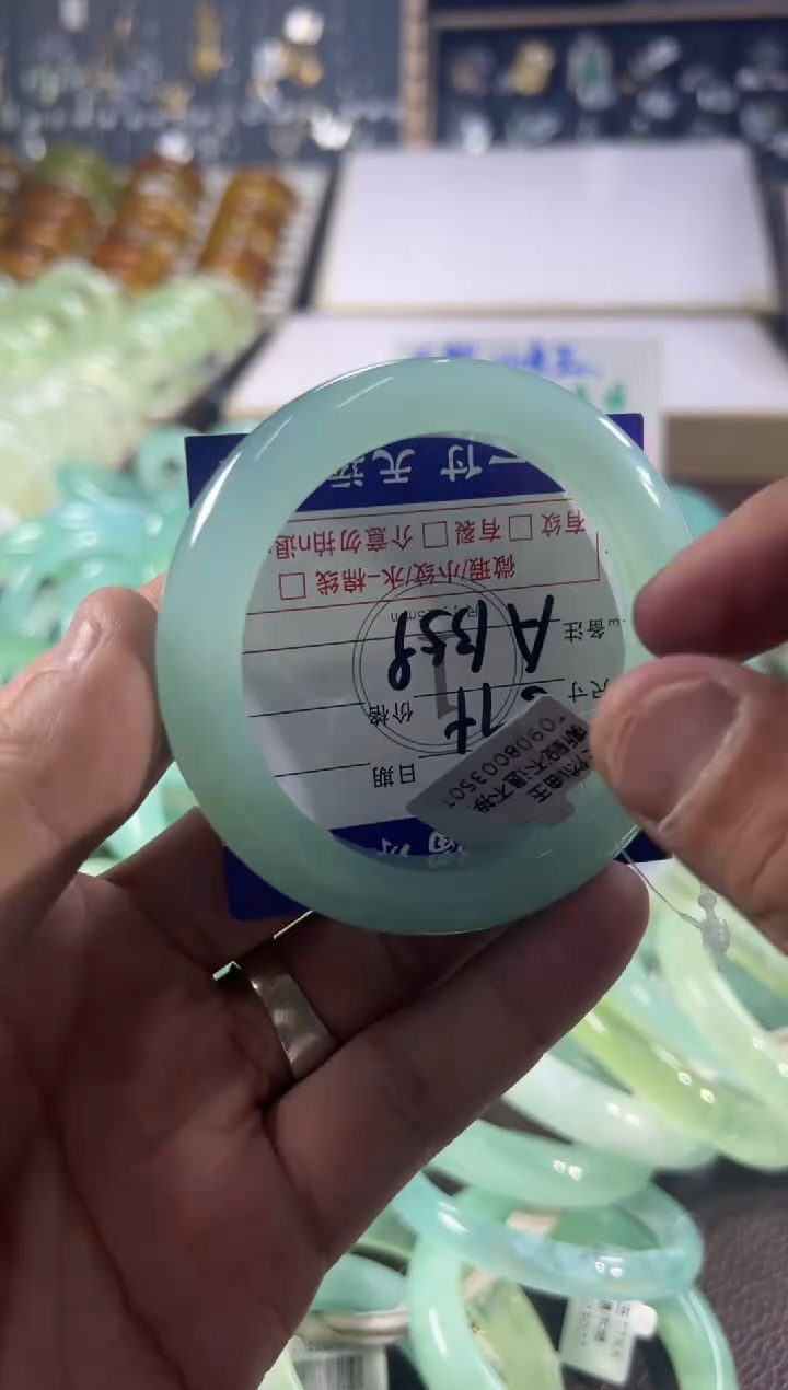 未镶嵌蛇纹石玉手镯1