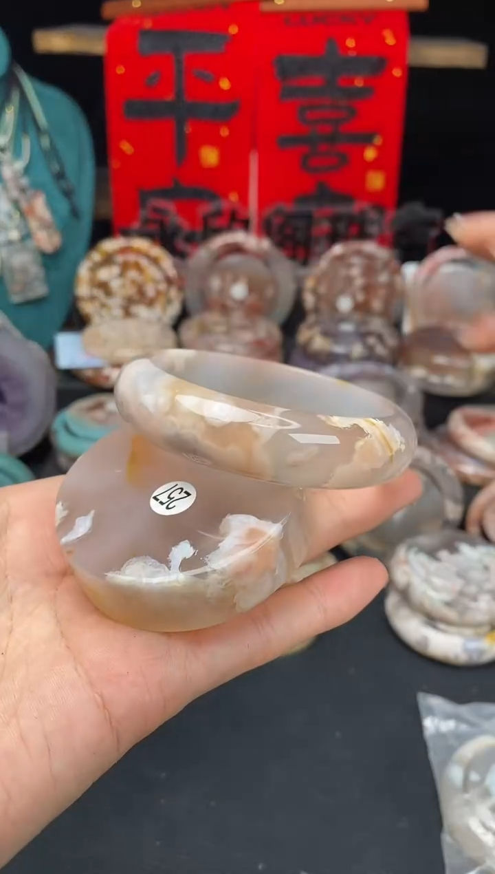 【闪购商品】石英质玉手镯（圆镯）未镶嵌59