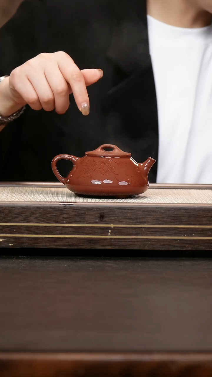 茶壶紫砂原矿紫泥 新洲石瓢 刻绘款 200cc