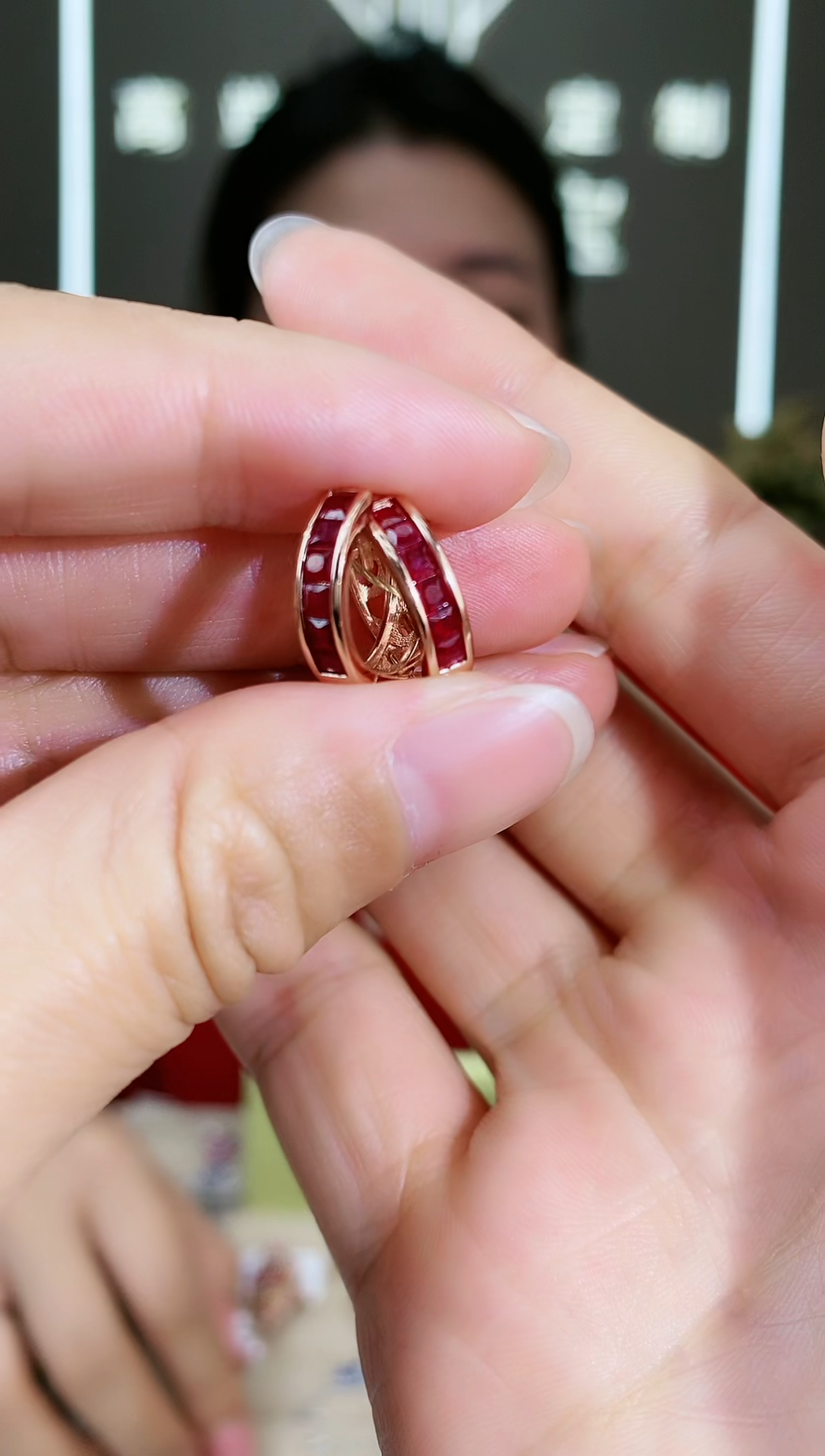 【闪购商品】红宝石耳饰银S925镶嵌耳饰