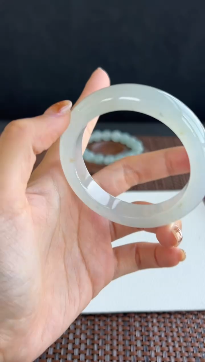 翡翠手镯未镶嵌666号55.2*12.3*9.3