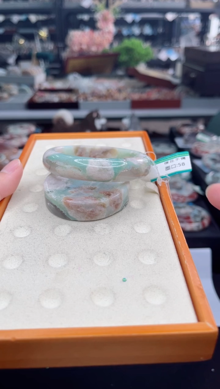 【闪购商品】石英质玉手镯未镶嵌58圈口（赠品镯心）S91022