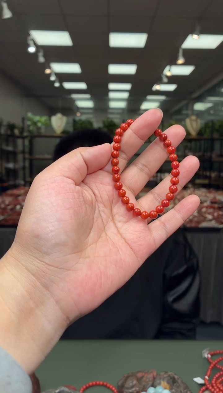 未镶嵌手串南红玛瑙单圈手串一条约6mm多样性发货