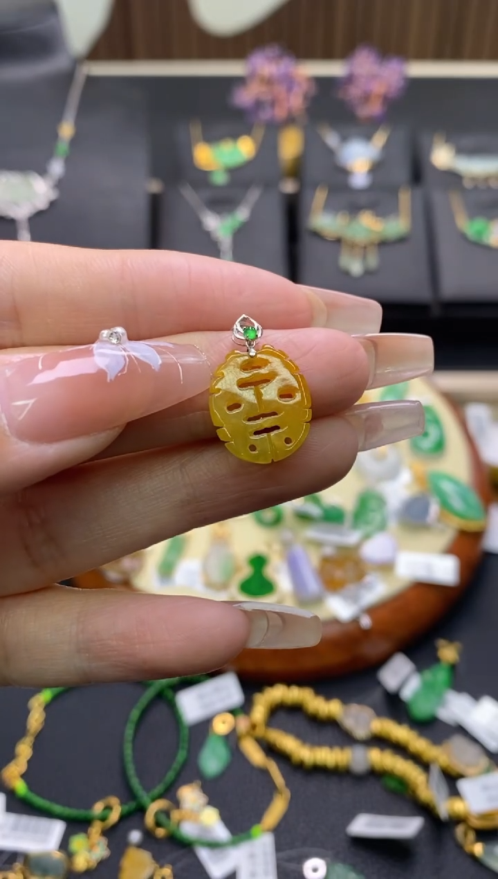 【闪购商品】翡翠颈饰18K金镶嵌净货13127