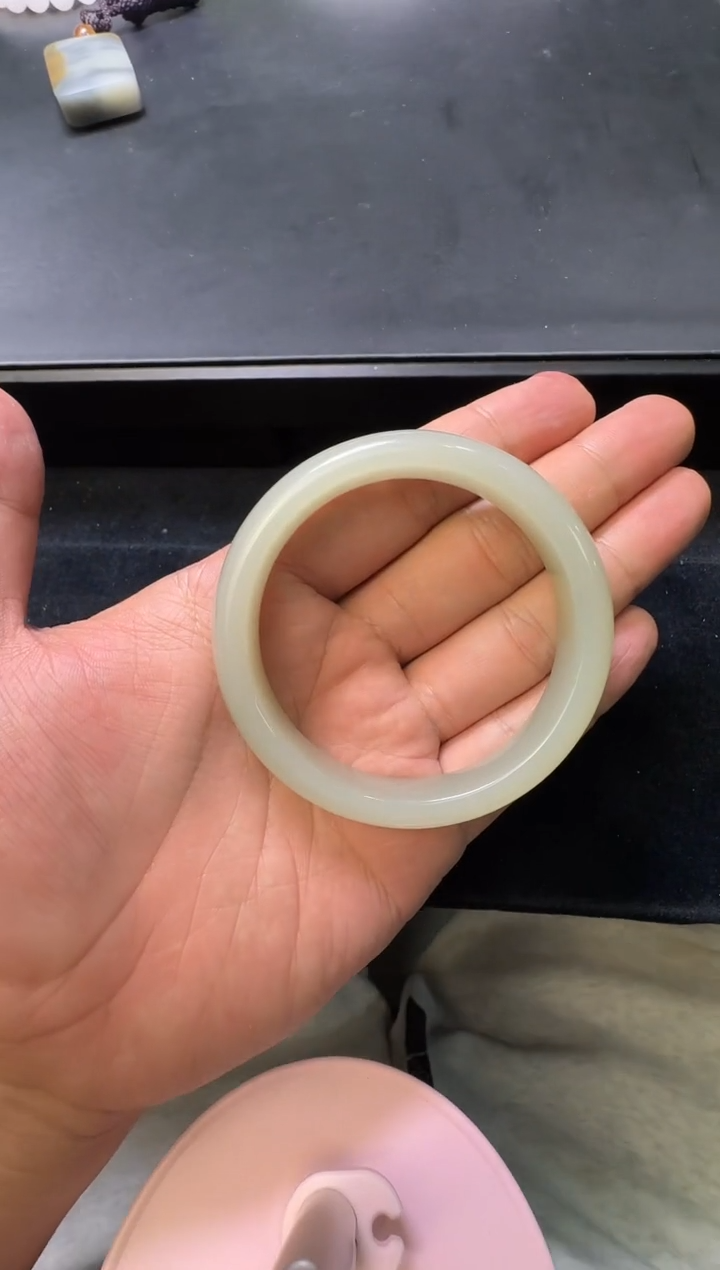 和田玉手镯未镶嵌新疆和田玉近矿卡60+手镯