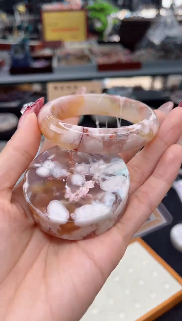 【闪购商品】石英质玉手镯未镶嵌55圈口（赠品镯心）35572163