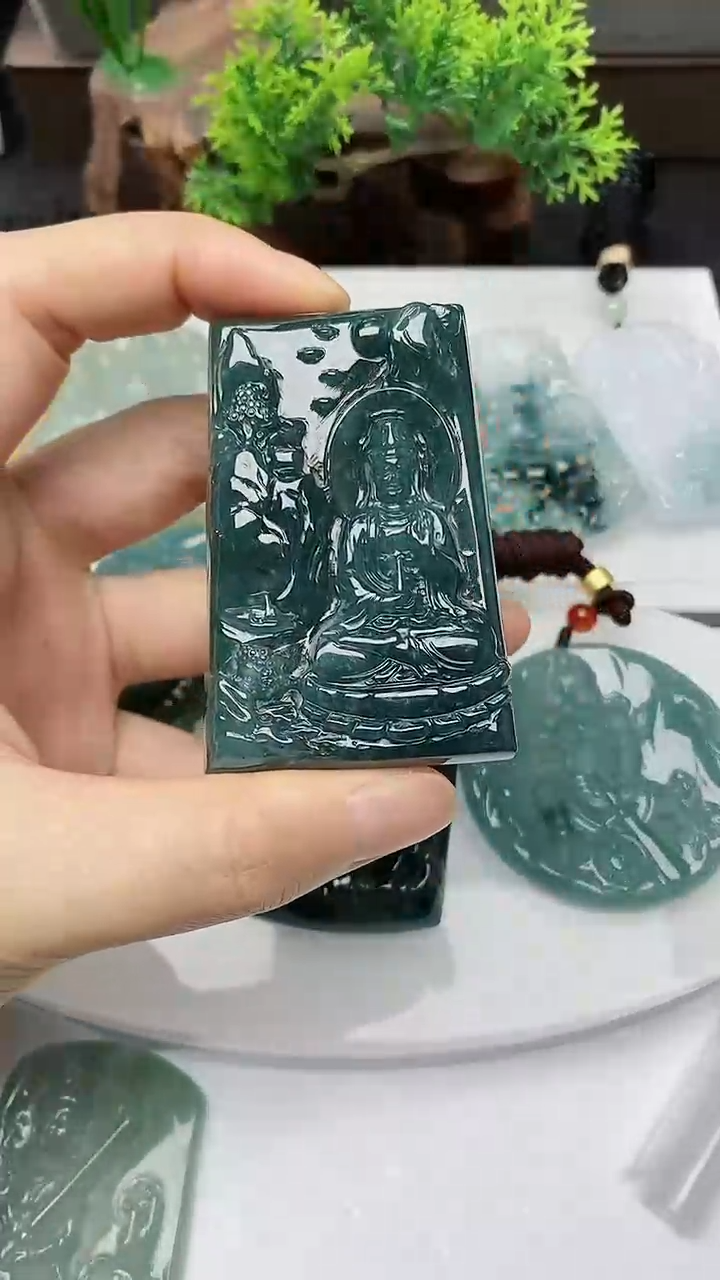 【闪购商品】翡翠颈饰未镶嵌