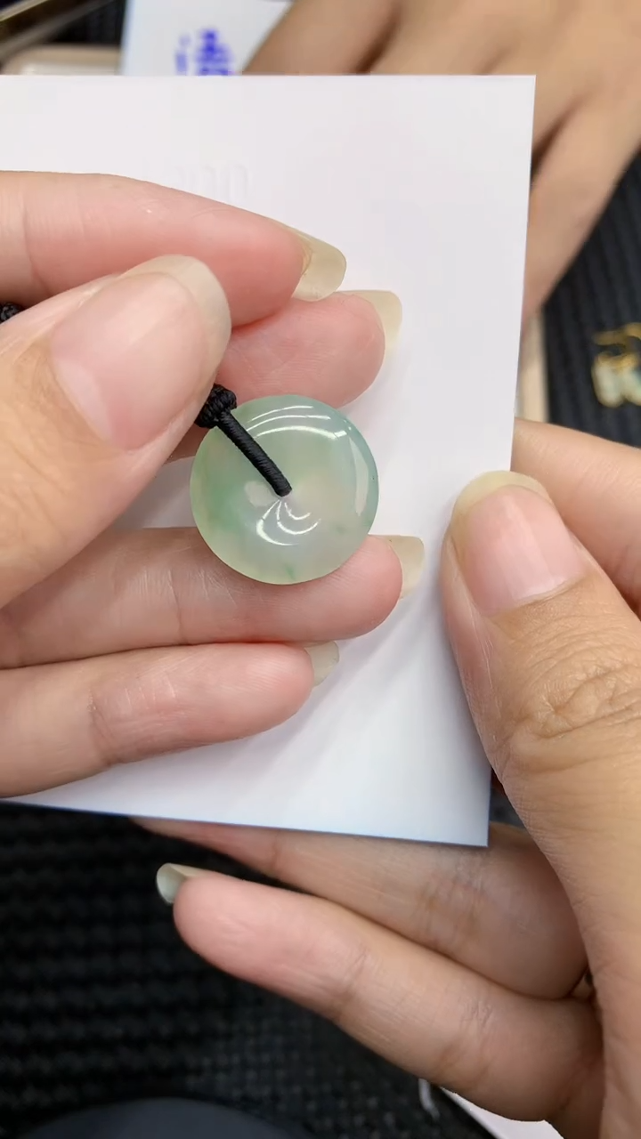 【闪购商品】翡翠颈饰未镶嵌            8