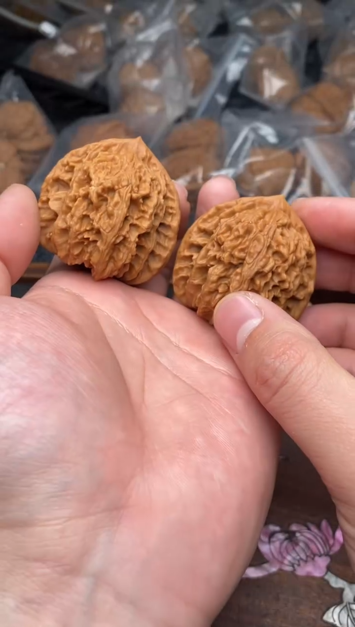 【闪购商品】文玩核桃把件G78号42尺霞云岭