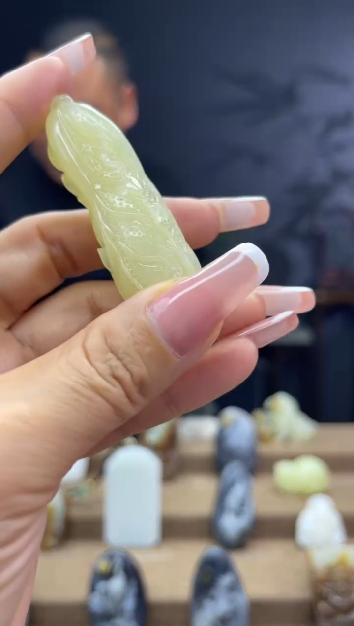 颈饰未镶嵌和田玉1