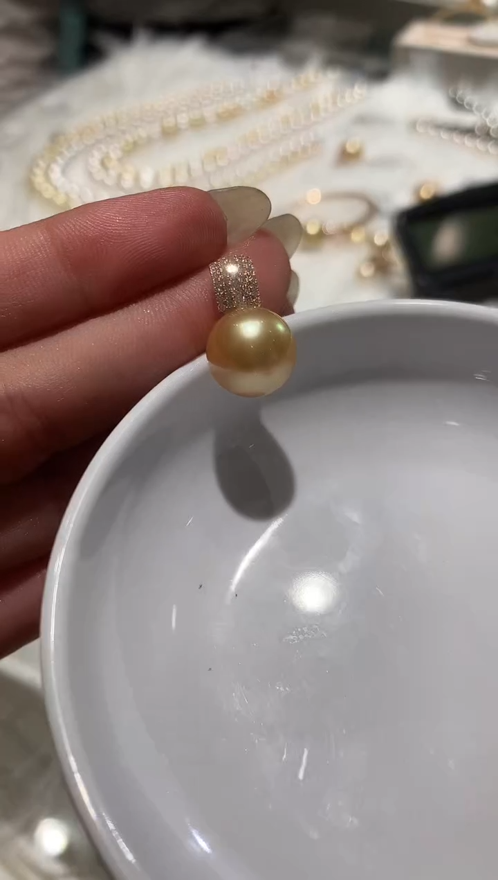 18K金镶嵌吊坠（不含链）海水珍珠A211|4500