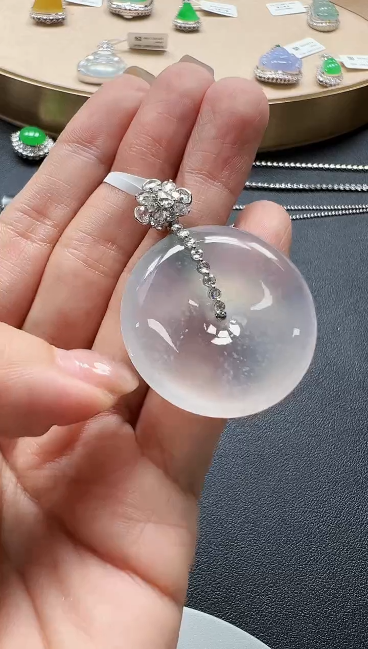 颈饰18K金镶嵌翡翠KXHM1003-045