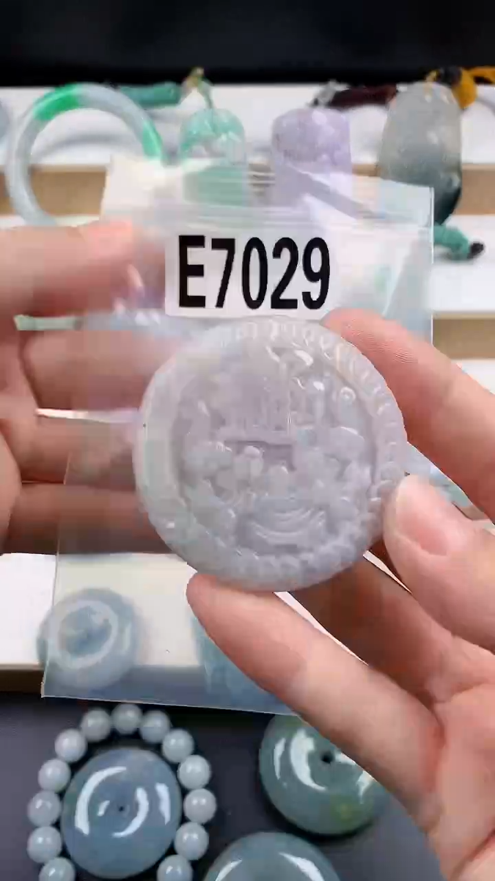 颈饰未镶嵌翡翠天然翡翠吊坠挂件