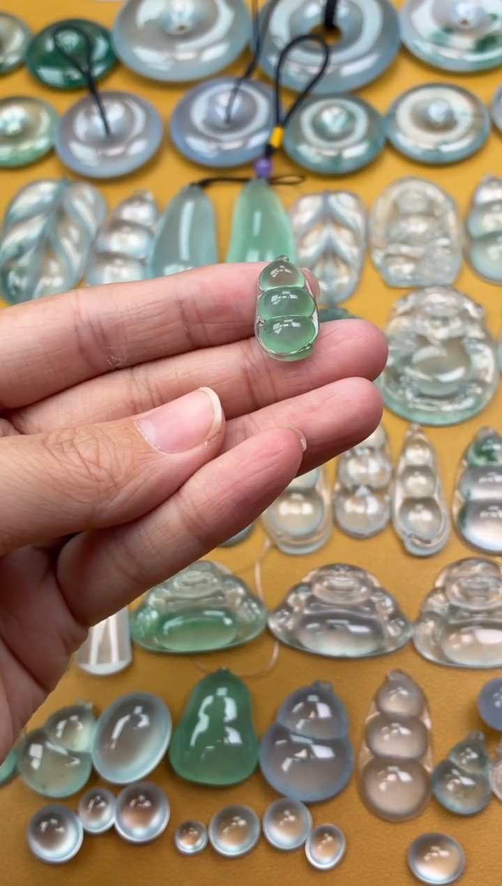 吊坠(不含链)未镶嵌翡翠47 豆子 18.5 11.3 5.9