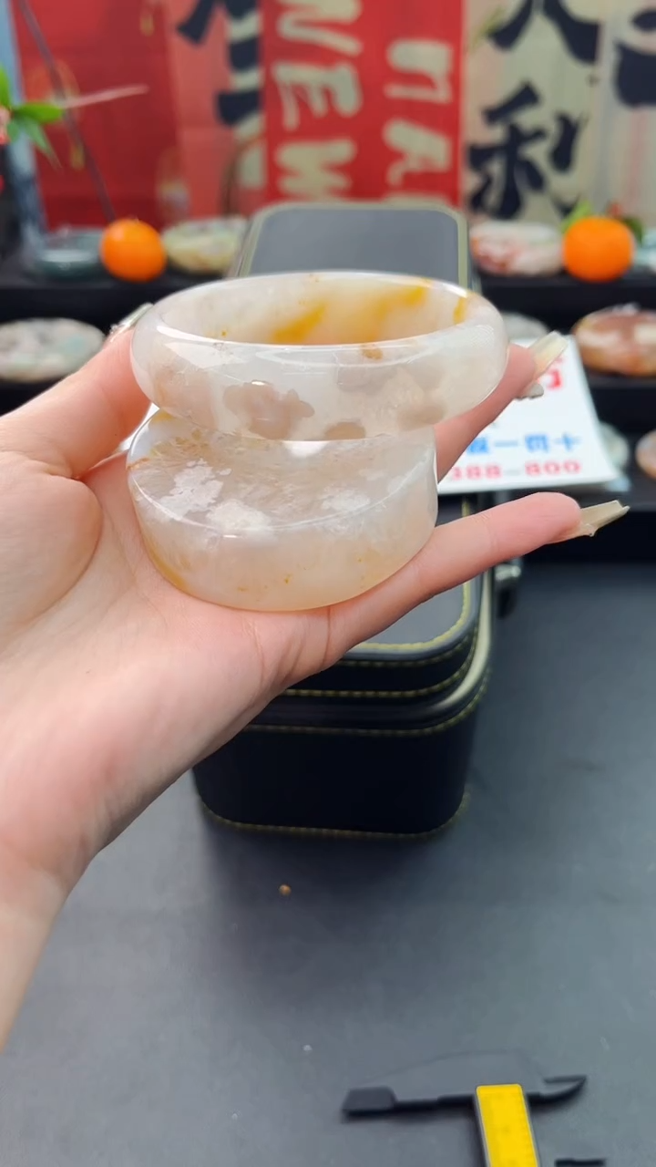 【闪购商品】石英质玉手镯未镶嵌赠送镯心（60圈口）无证书