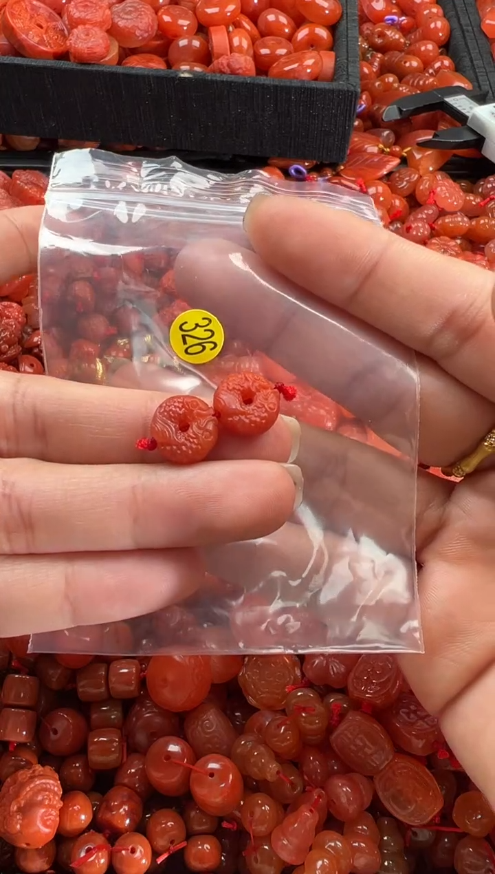 【闪购商品】南红玛瑙颈饰未镶嵌1