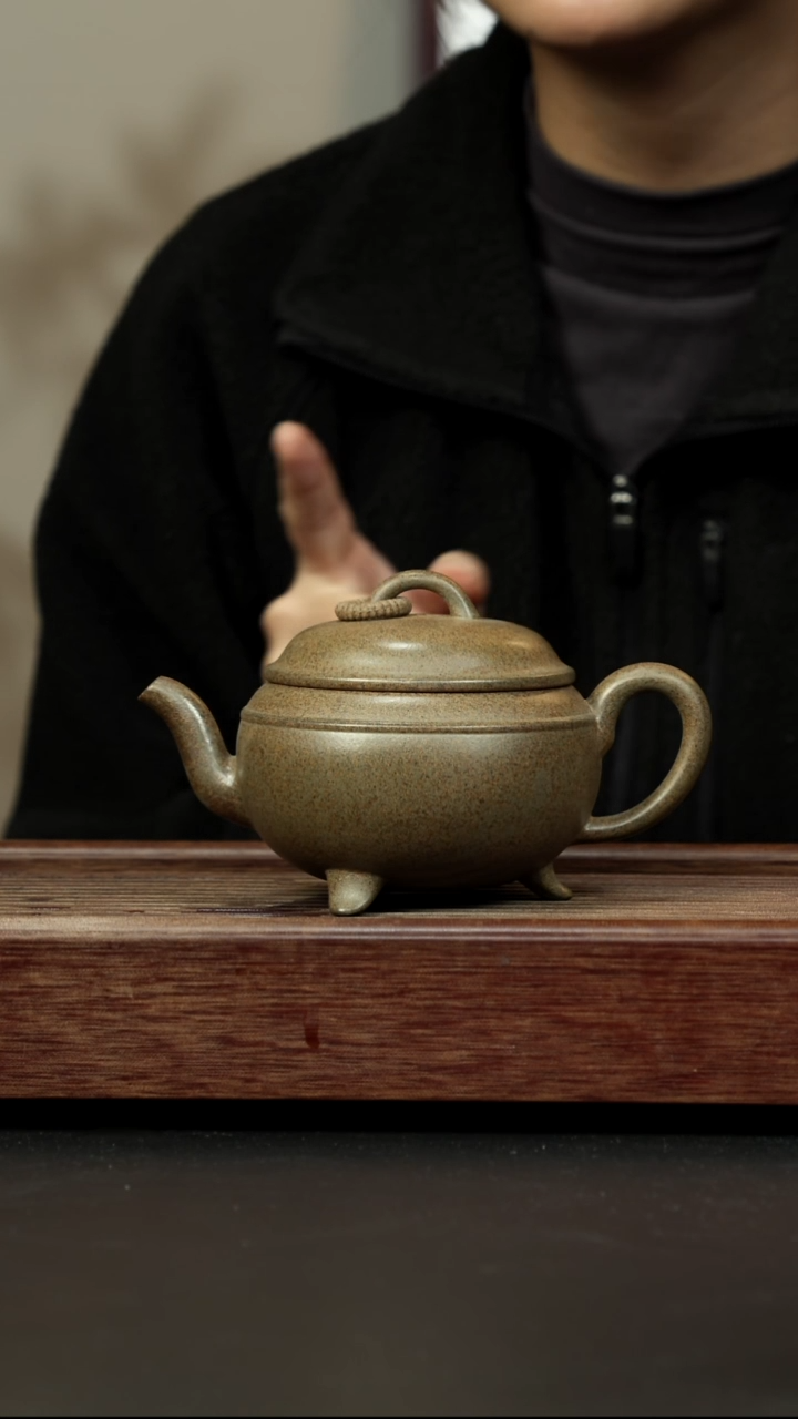 紫砂茶壶蟹壳青柴烧 三足聚宝