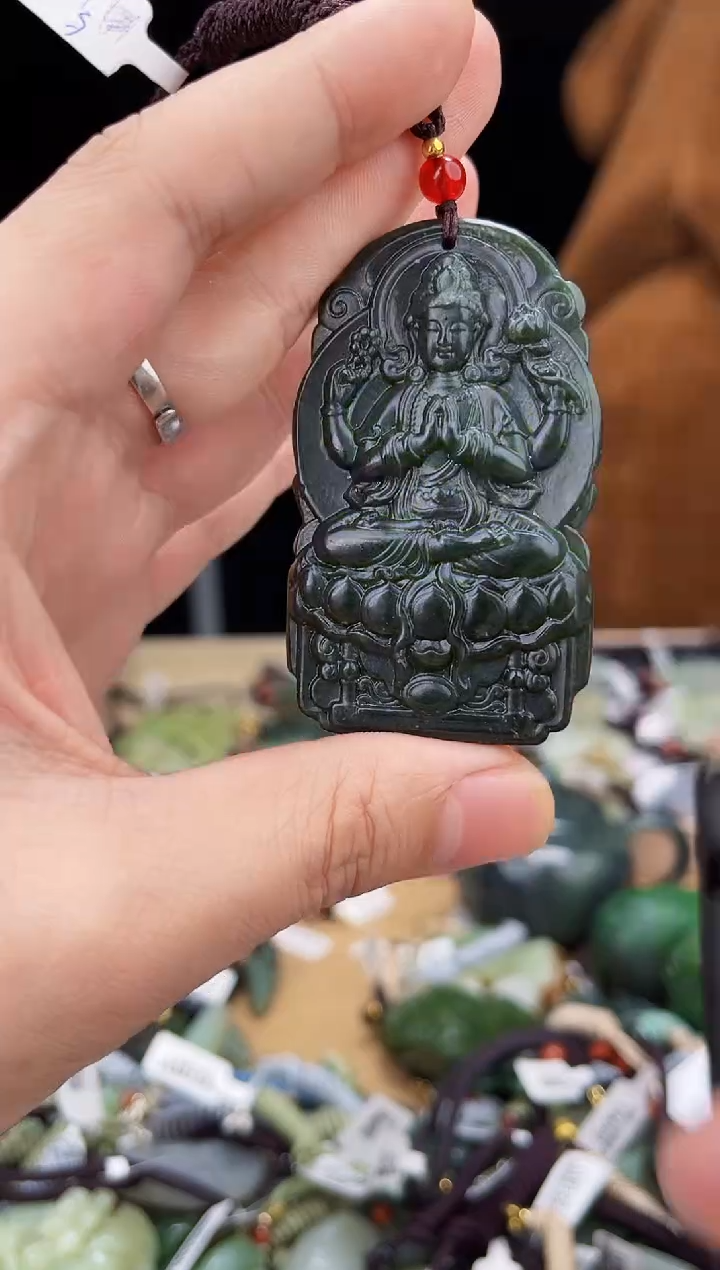 颈饰未镶嵌和田玉1