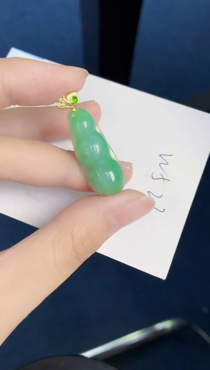 翡翠未镶嵌颈饰天然翡翠缅甸A货