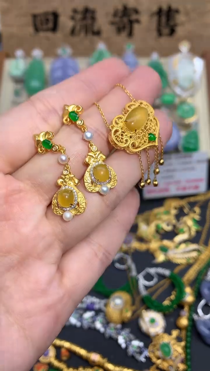 【闪购商品】翡翠颈饰18K金镶嵌495-中国好珍宝-一套