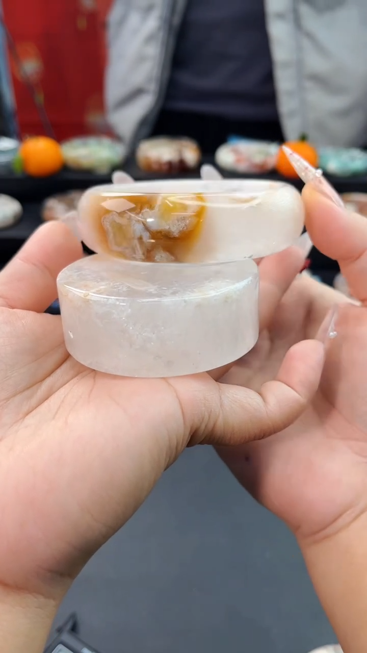 【闪购商品】石英质玉手镯未镶嵌赠送镯心（62圈口）