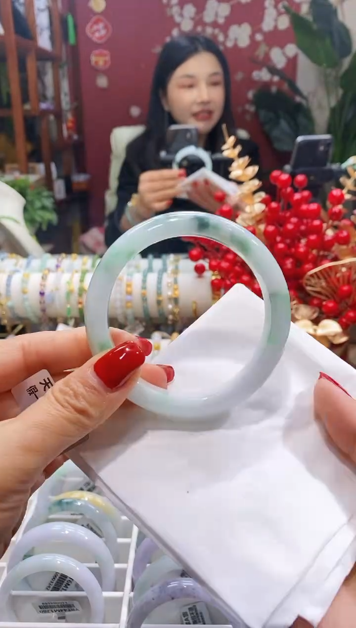 【闪购商品】翡翠手镯未镶嵌13冰飘58.5/12.0*8.1