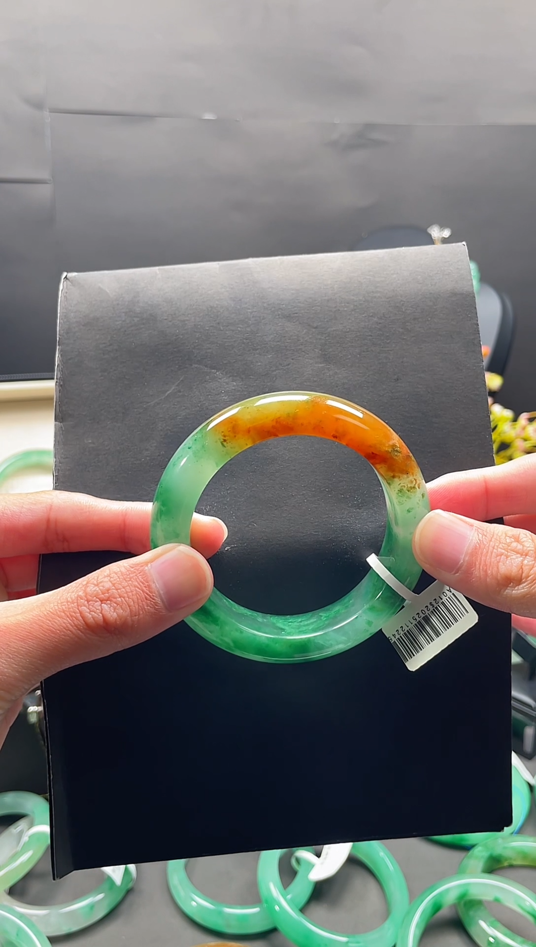 未镶嵌手镯石英质玉天然非洲翠手镯