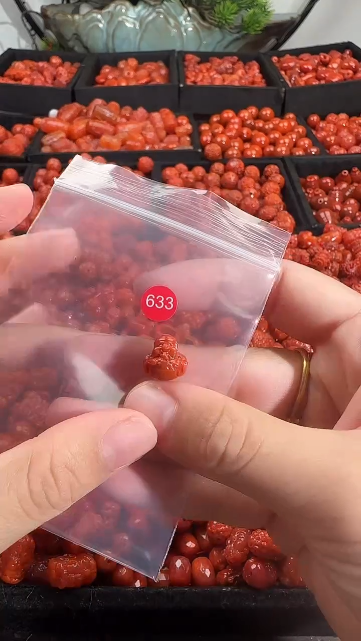 颈饰未镶嵌南红玛瑙1