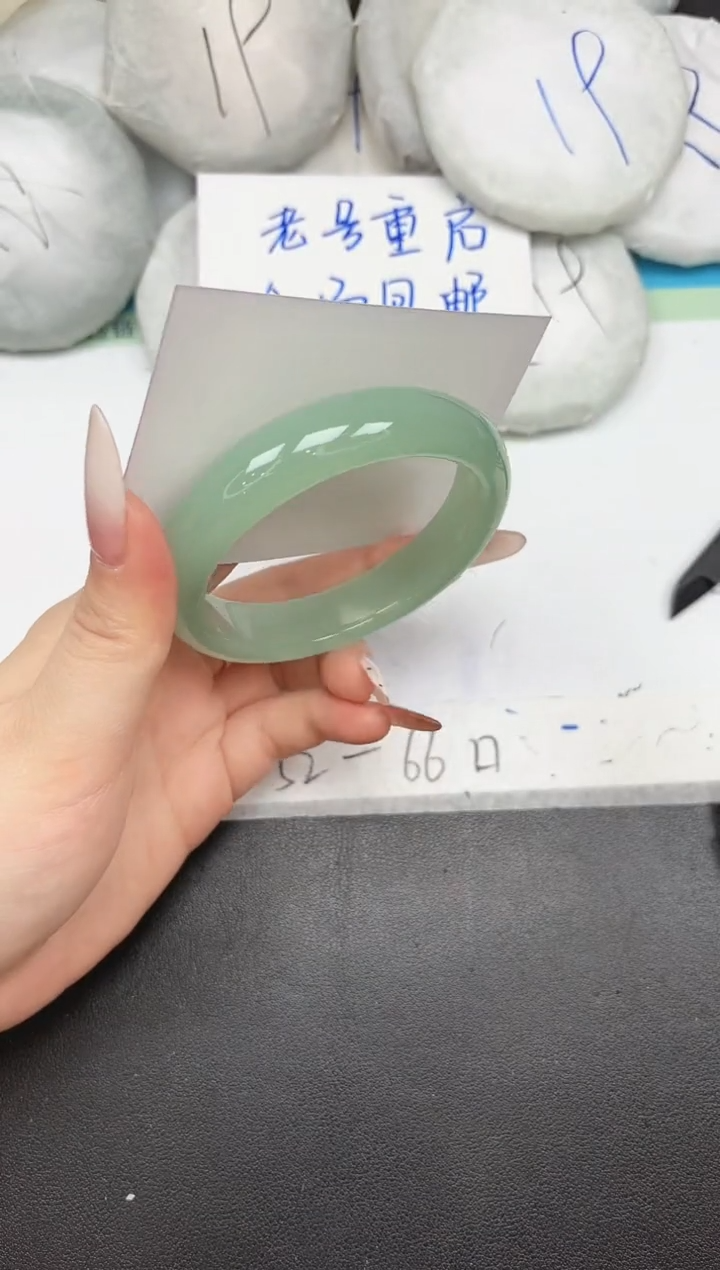 未镶嵌手镯石英质玉A103/62.4