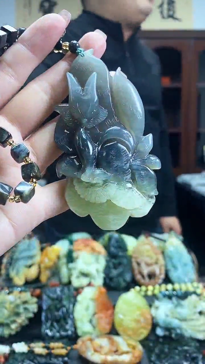 【闪购商品】蛇纹石玉吊坠未镶嵌·