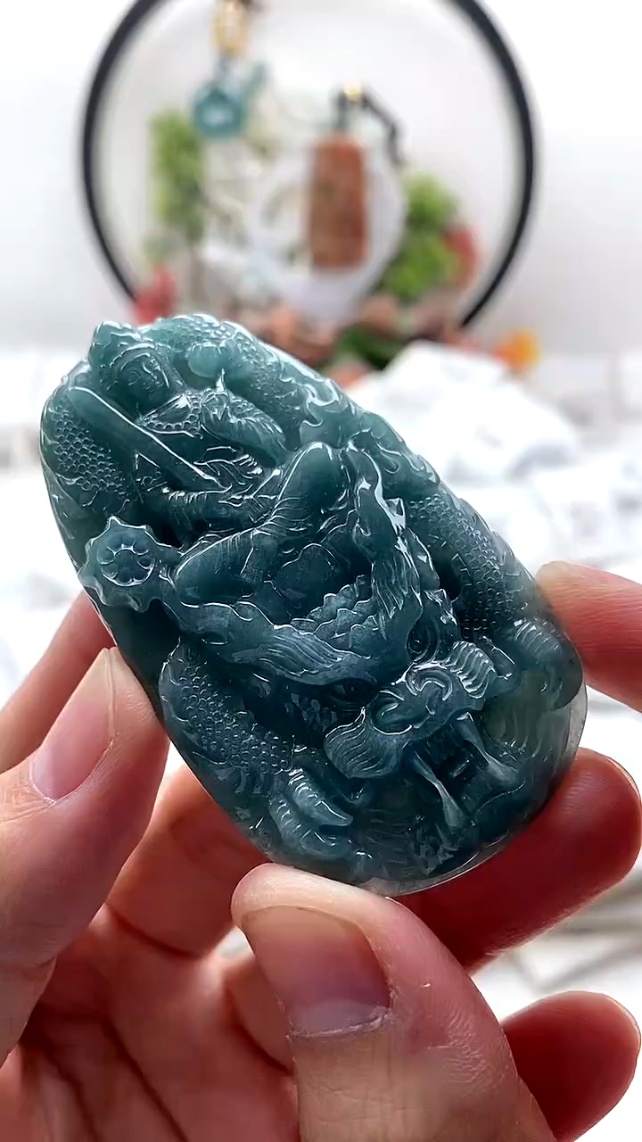 颈饰未镶嵌翡翠虚空藏