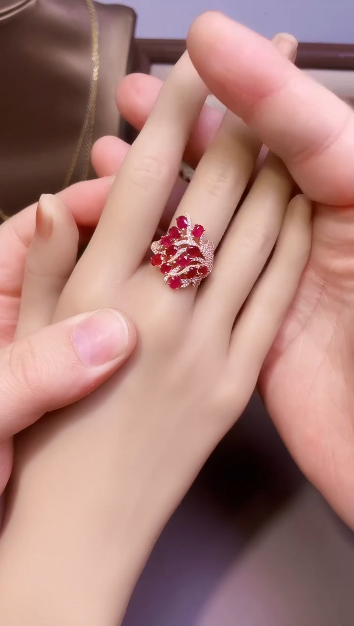 【闪购商品】红宝石吊坠(赠链)银S925镶嵌一枚