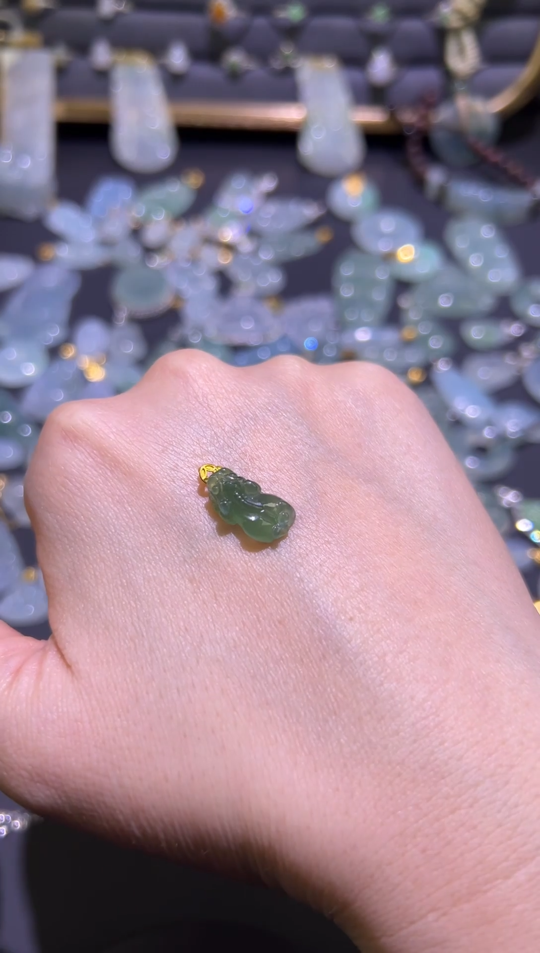 【闪购商品】翡翠颈饰18K金镶嵌貔貅