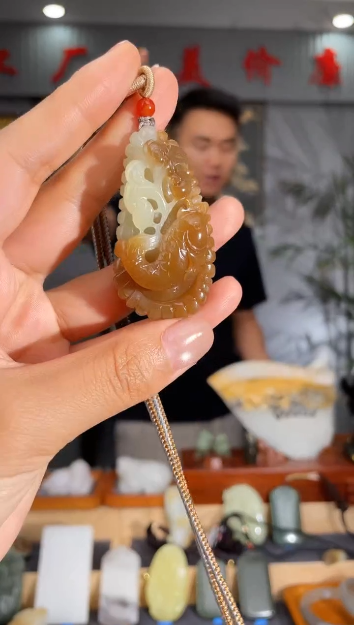 和田玉未镶嵌颈饰1