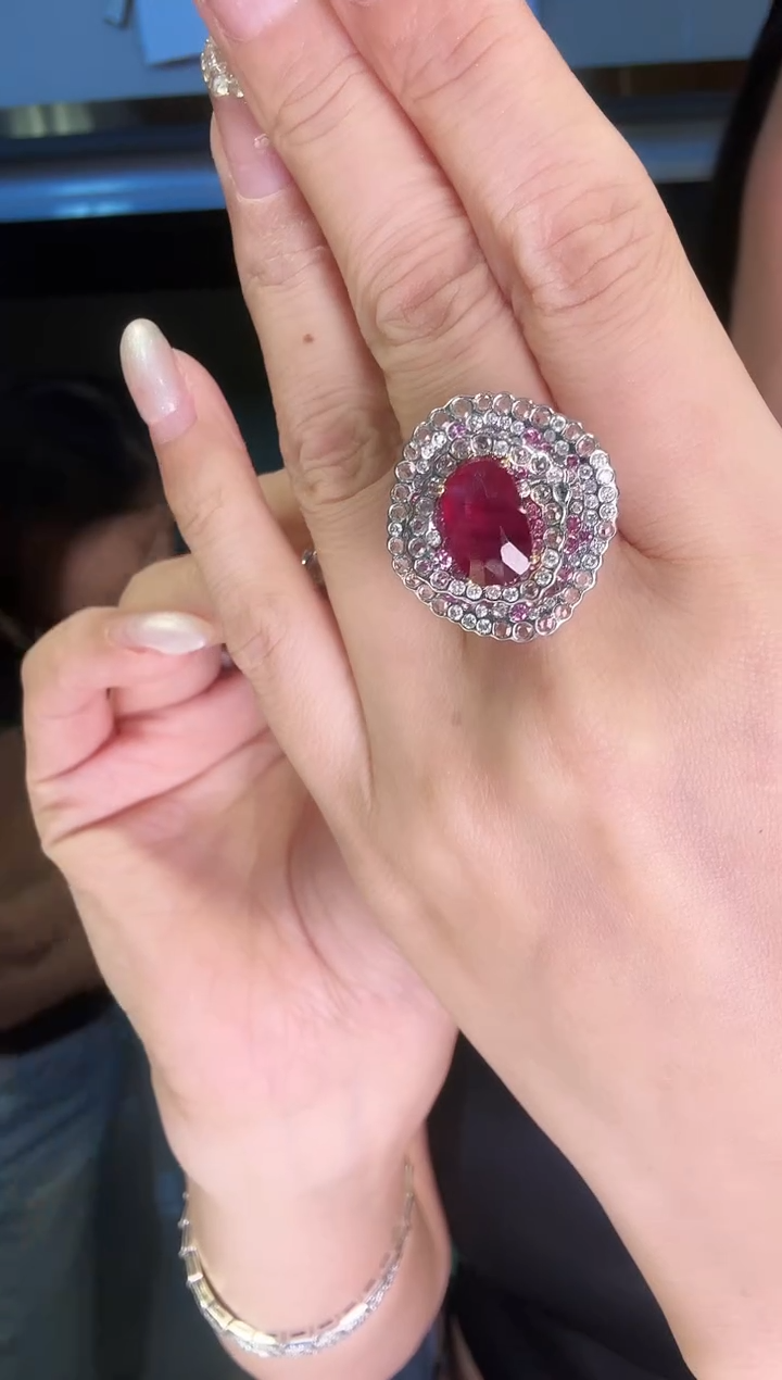 18K金镶嵌戒指红宝石4.25ct