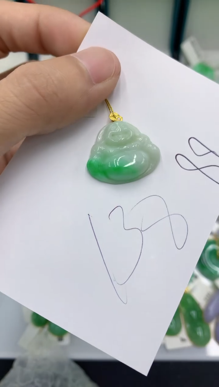 翡翠18K金镶嵌颈饰翡翠