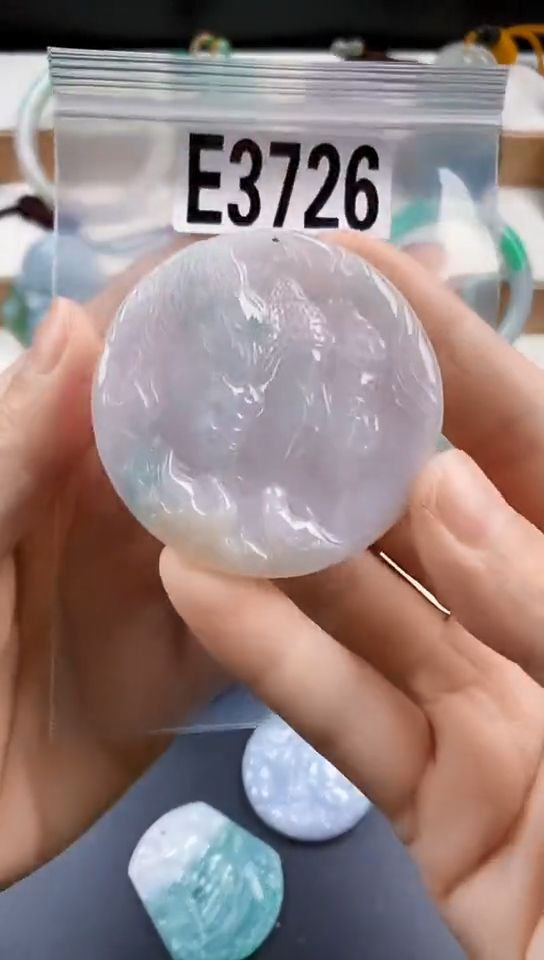 颈饰未镶嵌翡翠天然翡翠吊坠挂件