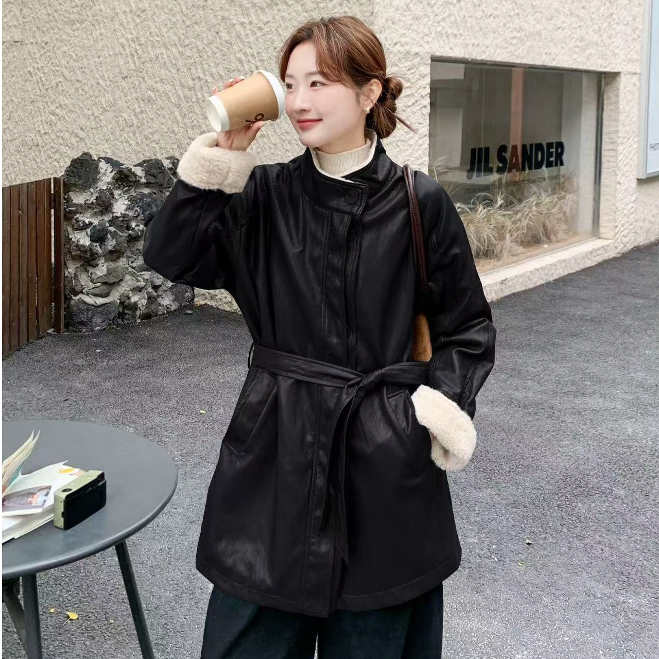 2025年冬季新款复古美拉德高级感独特好看加绒立领黑色皮衣外套女