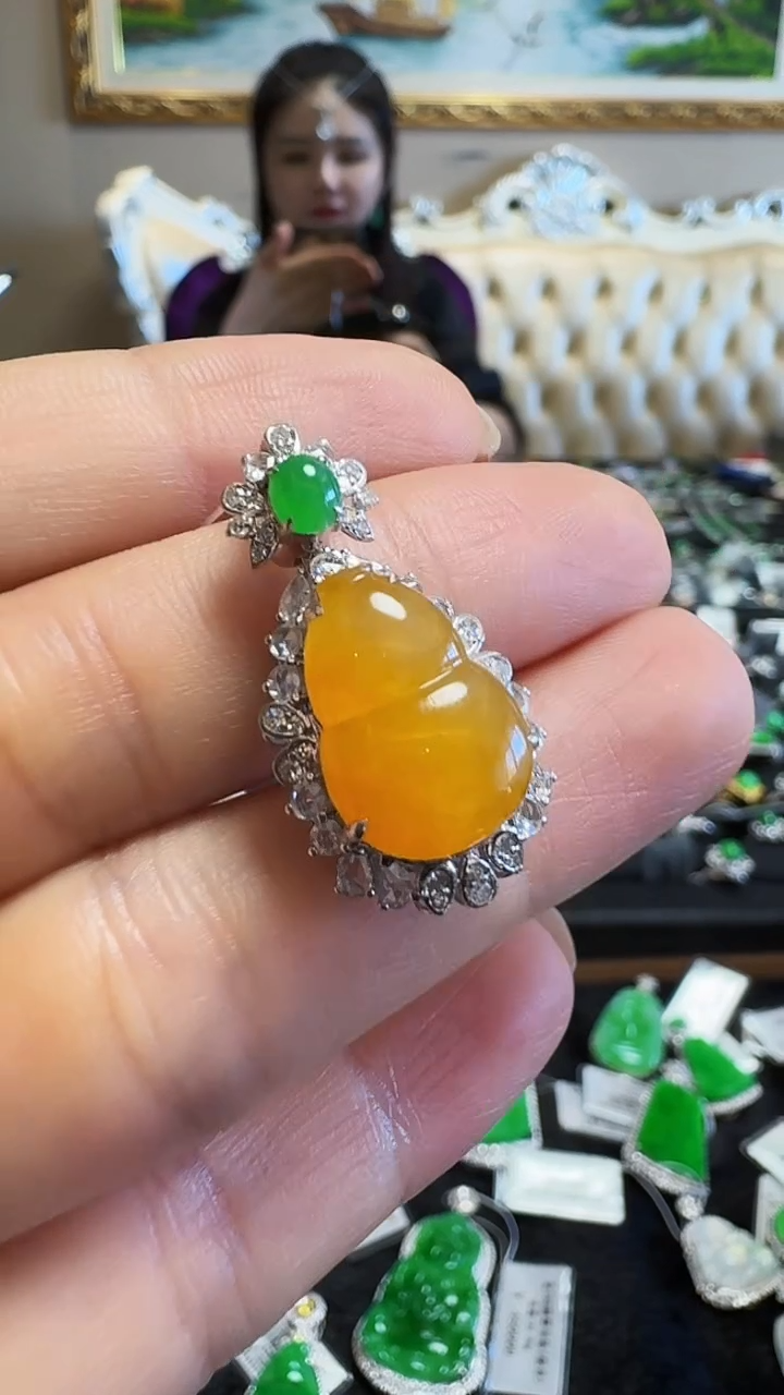 【闪购商品】翡翠吊坠(不含链)18K金镶嵌吊坠