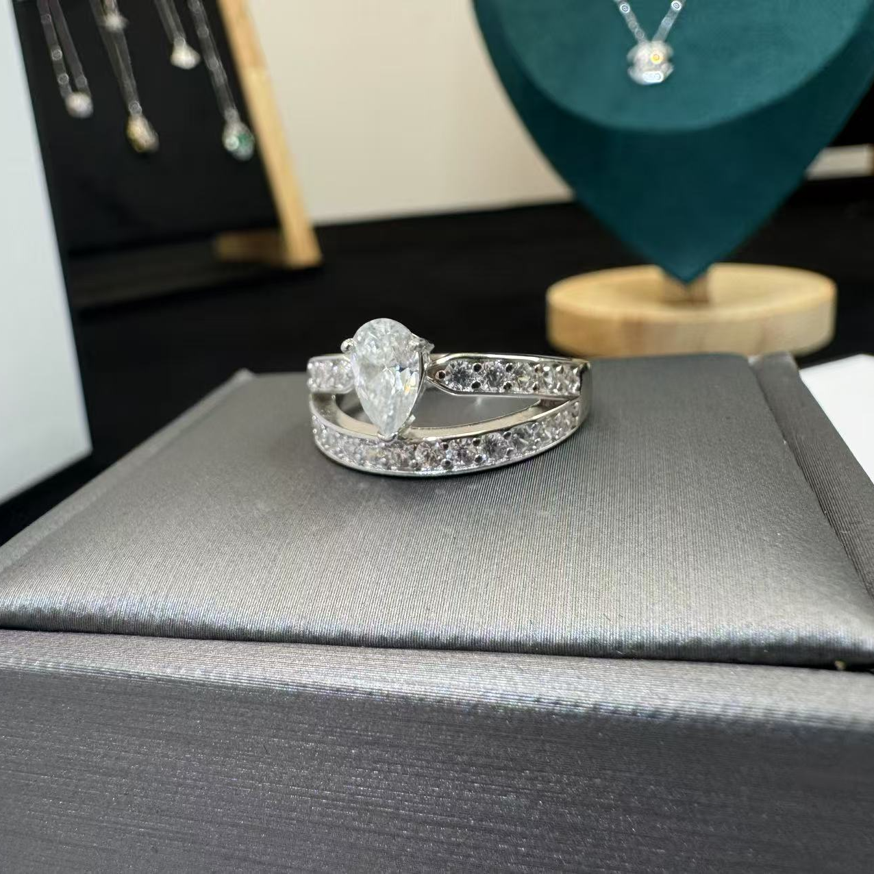 925银莫桑石戒指  (MG087)新年大气时尚轻奢双排戒婚戒结婚戒