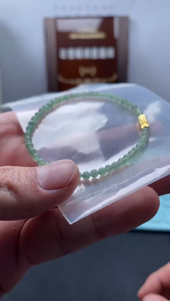 颈饰未镶嵌翡翠天然翡翠珠子